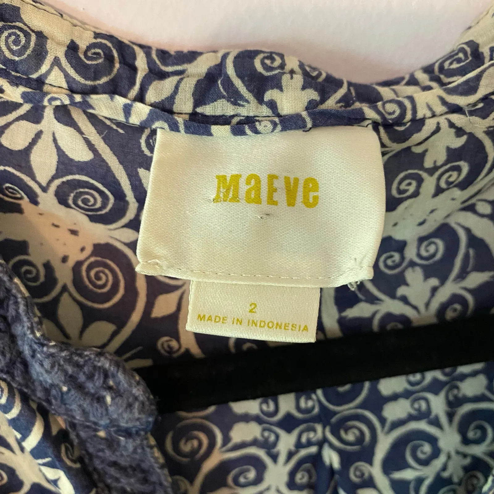 Maeve Anthropologie Abella Blue White Boho Flowy Blouse Cotton Women's size 2 - Image 2