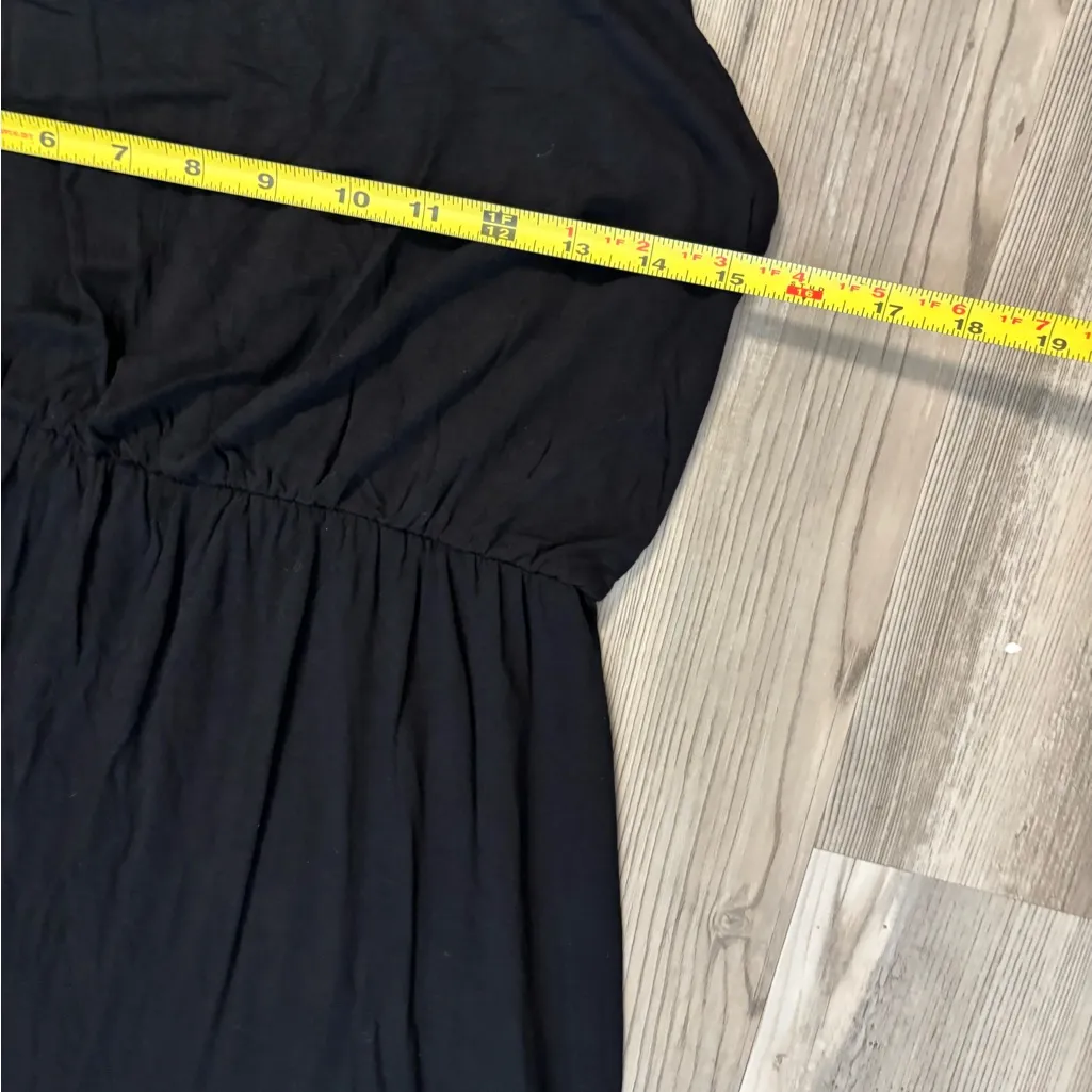 Black Sleeveless Dress with Lace Hem - Image 4