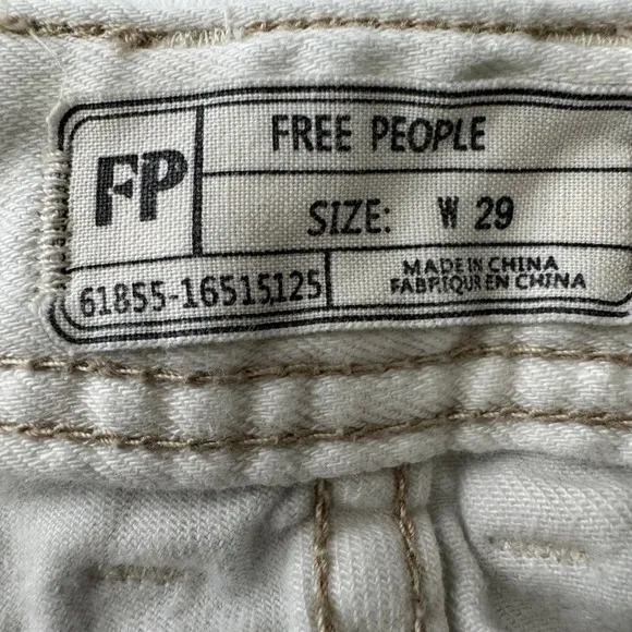 Free People Off‎ White Ripped Denim High Rise jeans Size 29 - Image 8