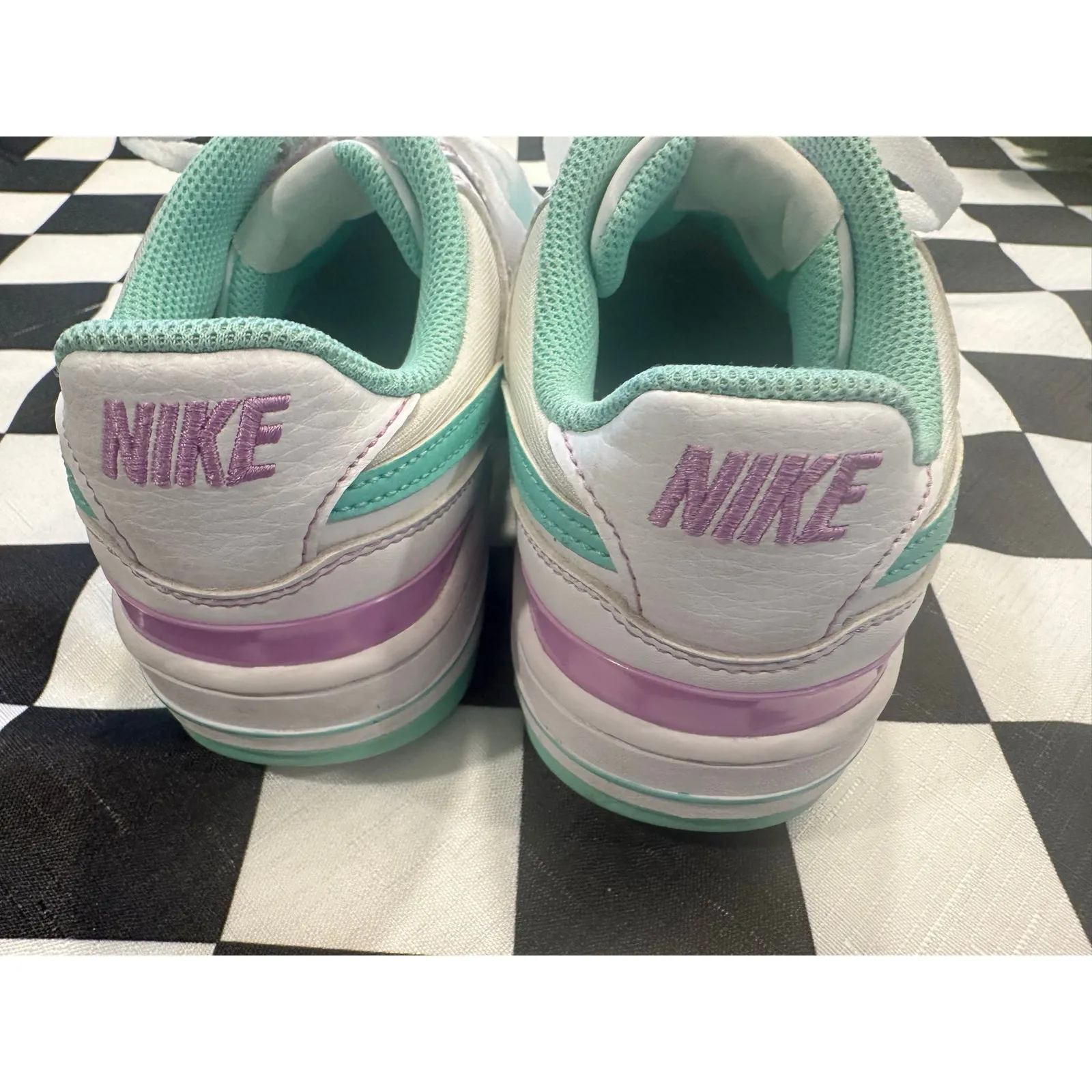 Nike Gamma force white emerald rise size 8 women’s shoes casual low top - Image 4