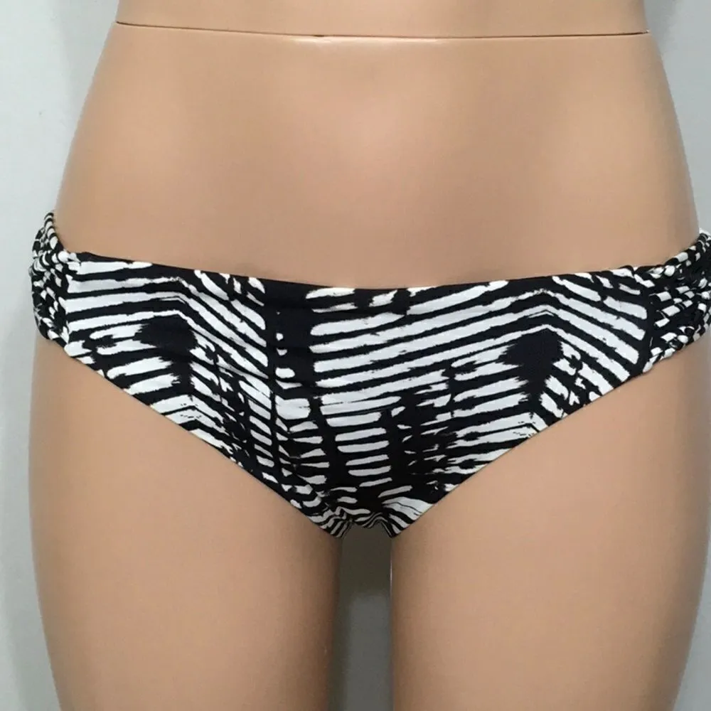 Dolce Vita Ikat print bikini. NWOT Black Size M - Image 7