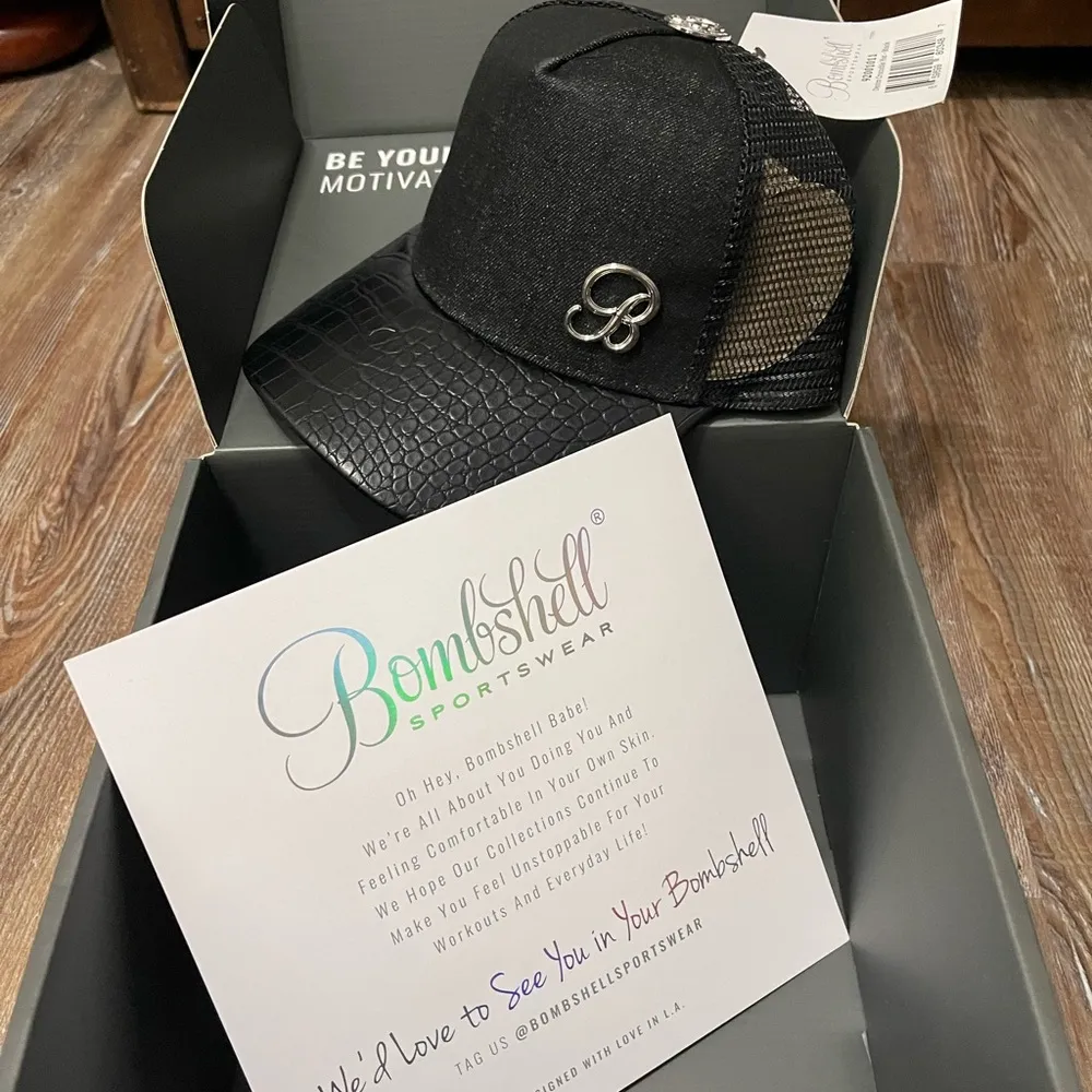 Bombshell Sportswear Denim Crocodile Hat! NWT - Image 7