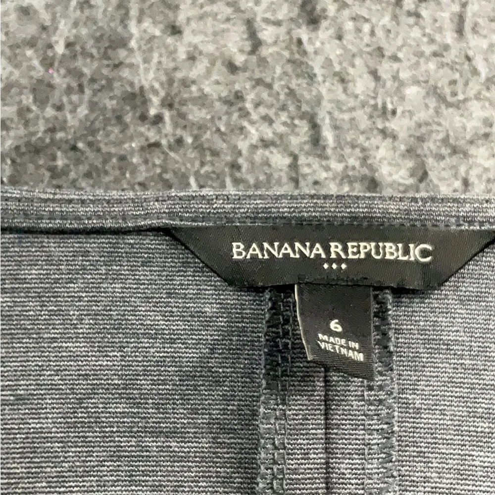 Banana Republic Grey Long Sleeve Faux Leather Shift Dress, Size 6 - Image 3