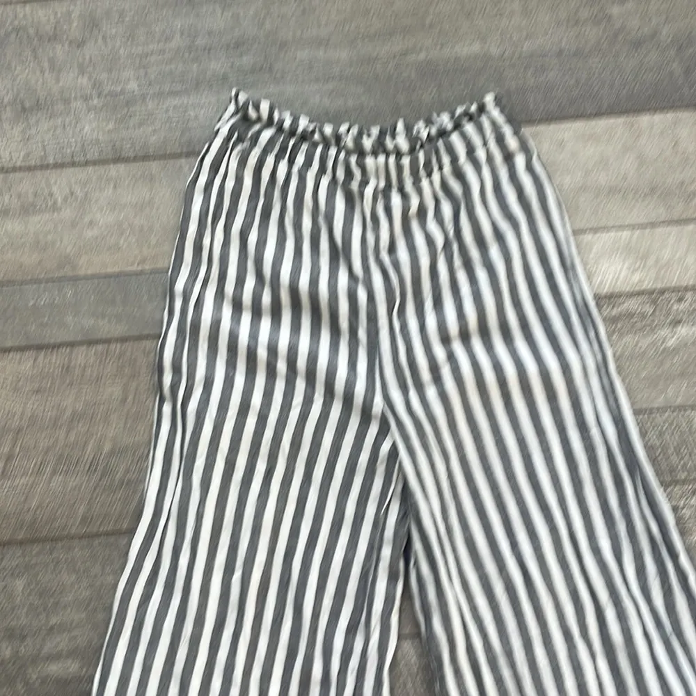 Size Small Blue and White Wide Leg High-Rise Pull-On Pants - Image 3