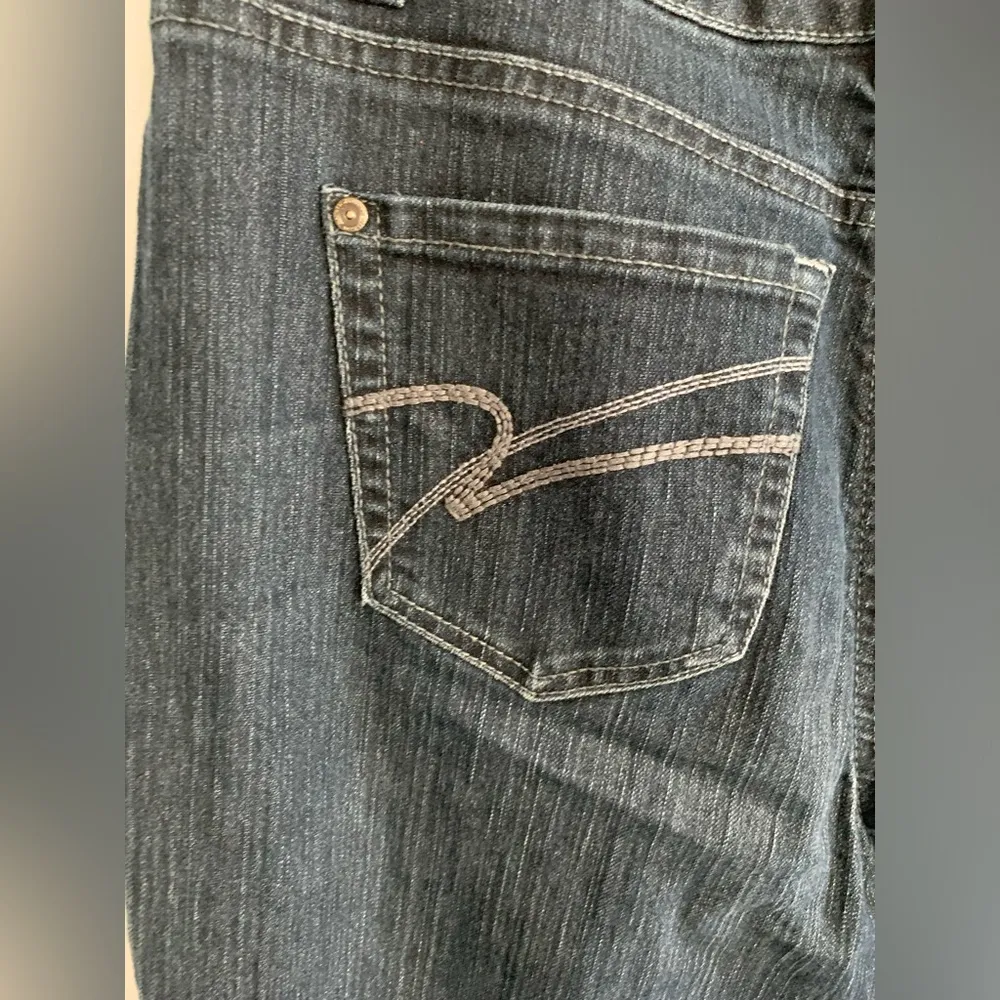 Nine West Dark Rinse Wash Blue Denim Jeans Women’s Size 10 High Rise Flair - Image 5