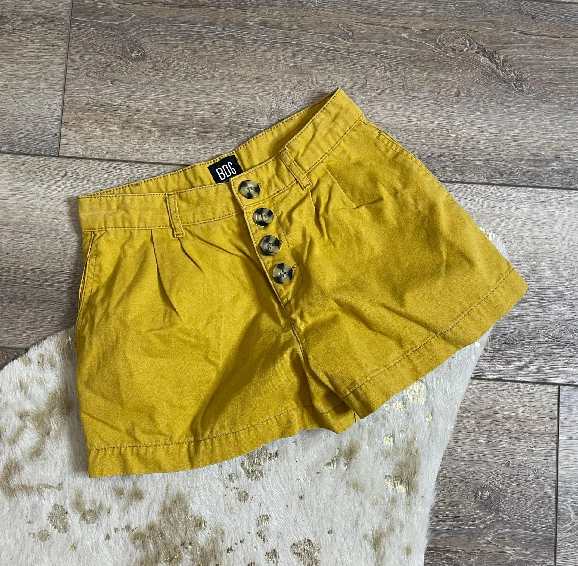 Button Front Nigel Pleated Paperbag Yellow Shorts - Image 4