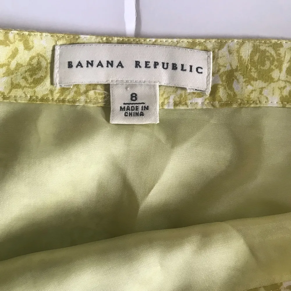 Banana Republic Silk Print Skirt 8 yellow - Image 2