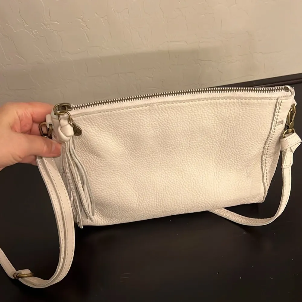 The Sak Leather crossbody bag, cream pebbled leather, NWOT, 7”x10” - Image 13