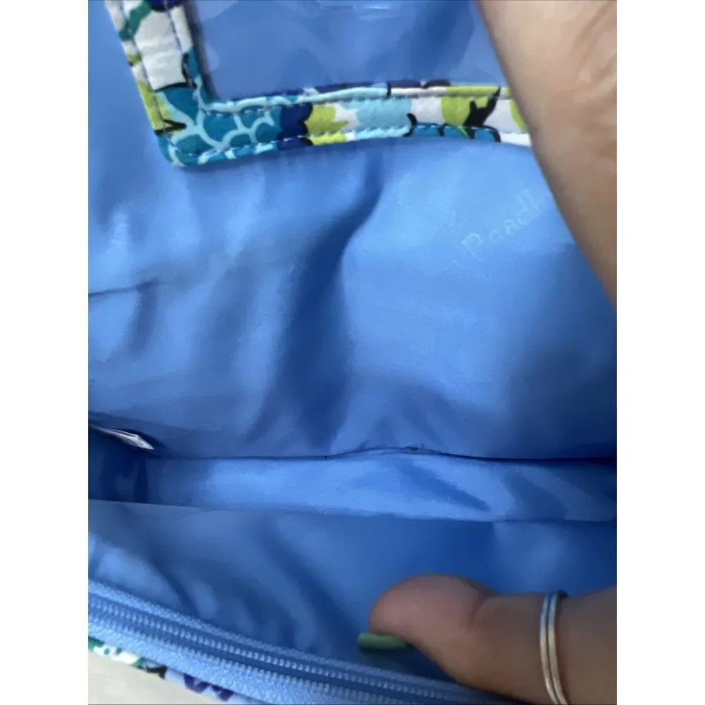 VERA BRADLEY TurnLock Crossbody Blueberry Blooms Lt Blue Faux Leather Trim - Image 7