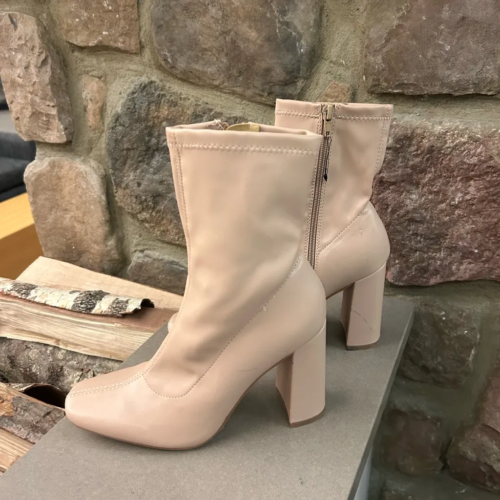 Boots Forever 21 Chic Beige Heeled Boots 7 1/2 - Image 7