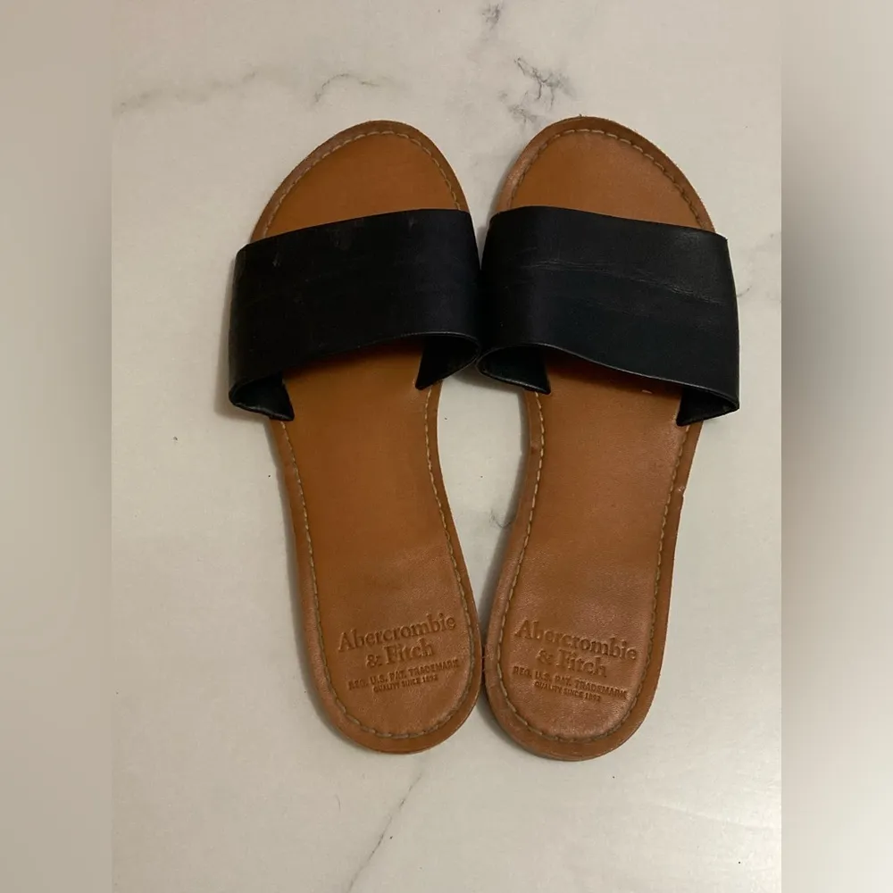 Abercrombie & Fitch Black Leather Sandals! - Image 5