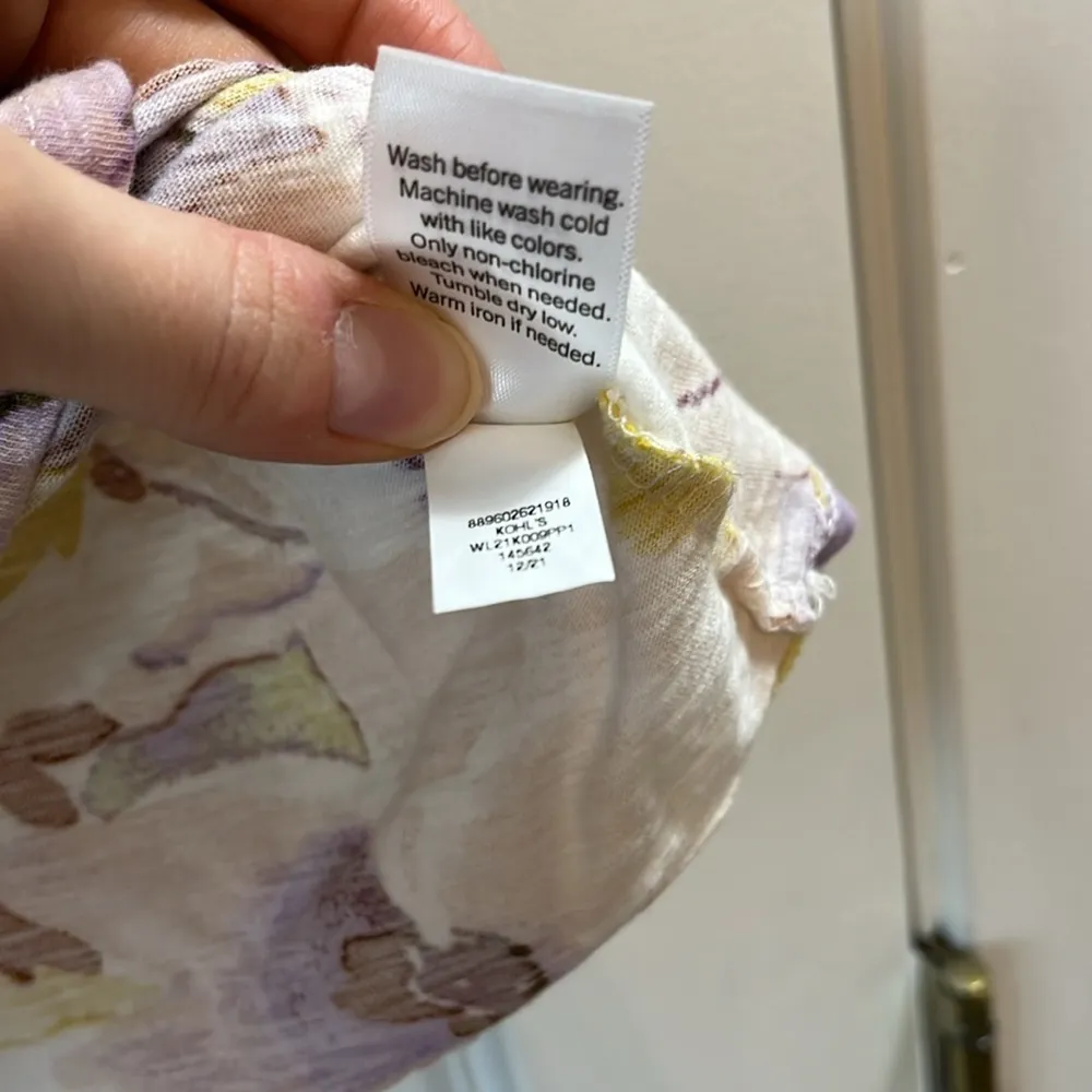 Lauren Conrad Floral Watercolor Eyelet Flutter Sleeve - Size 0X - Image 8