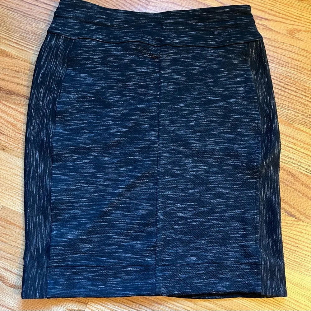Prana gray drawstring waist skirt size small - Image 2
