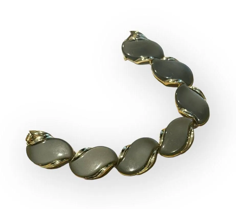 Lisner Thermoset Vintage Necklace Bracelet Earrings Set - Image 14