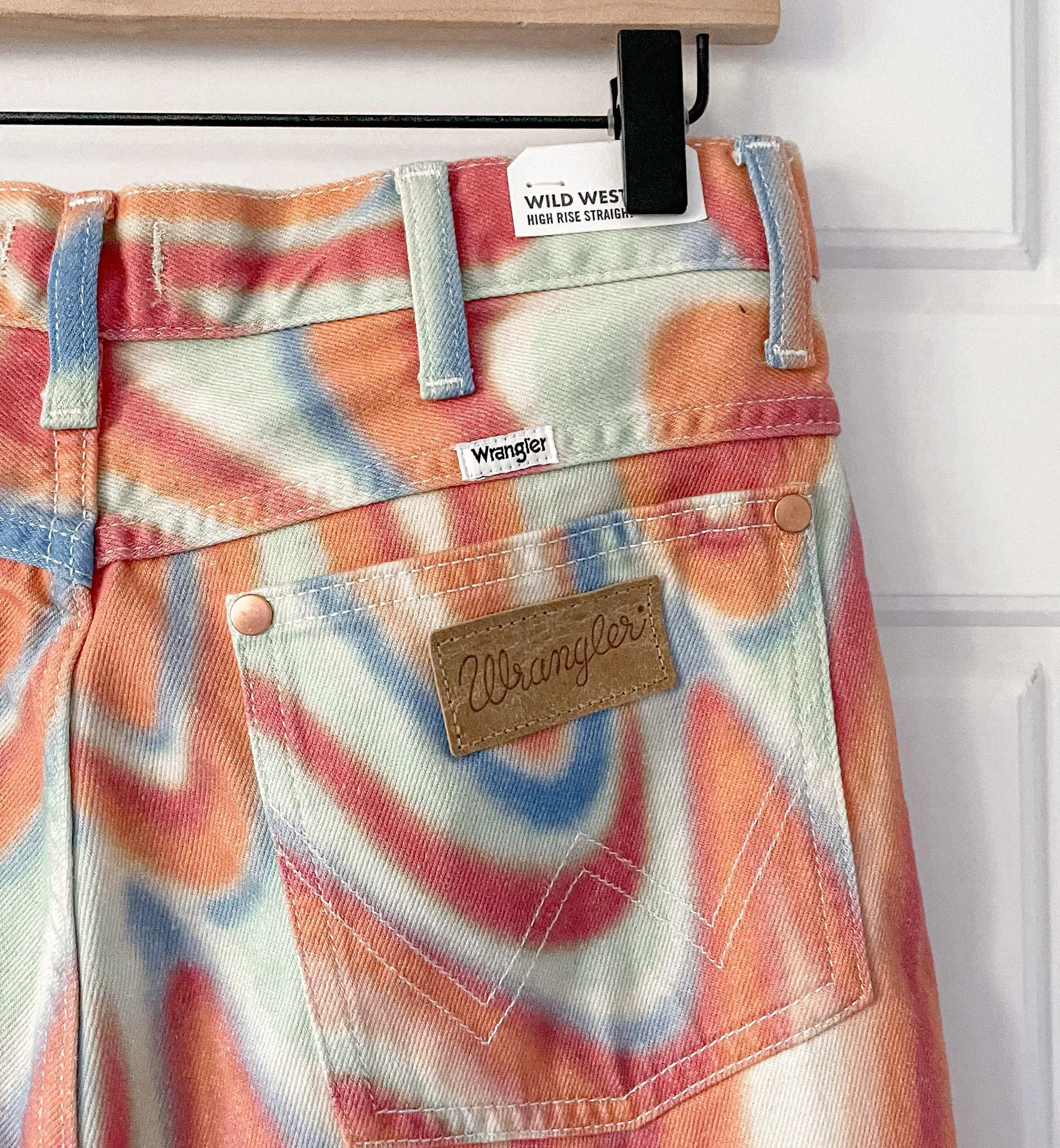 Wrangler NWT  WILD WEST 603 WAVE JEAN RAINBOW ENERGY - Image 5