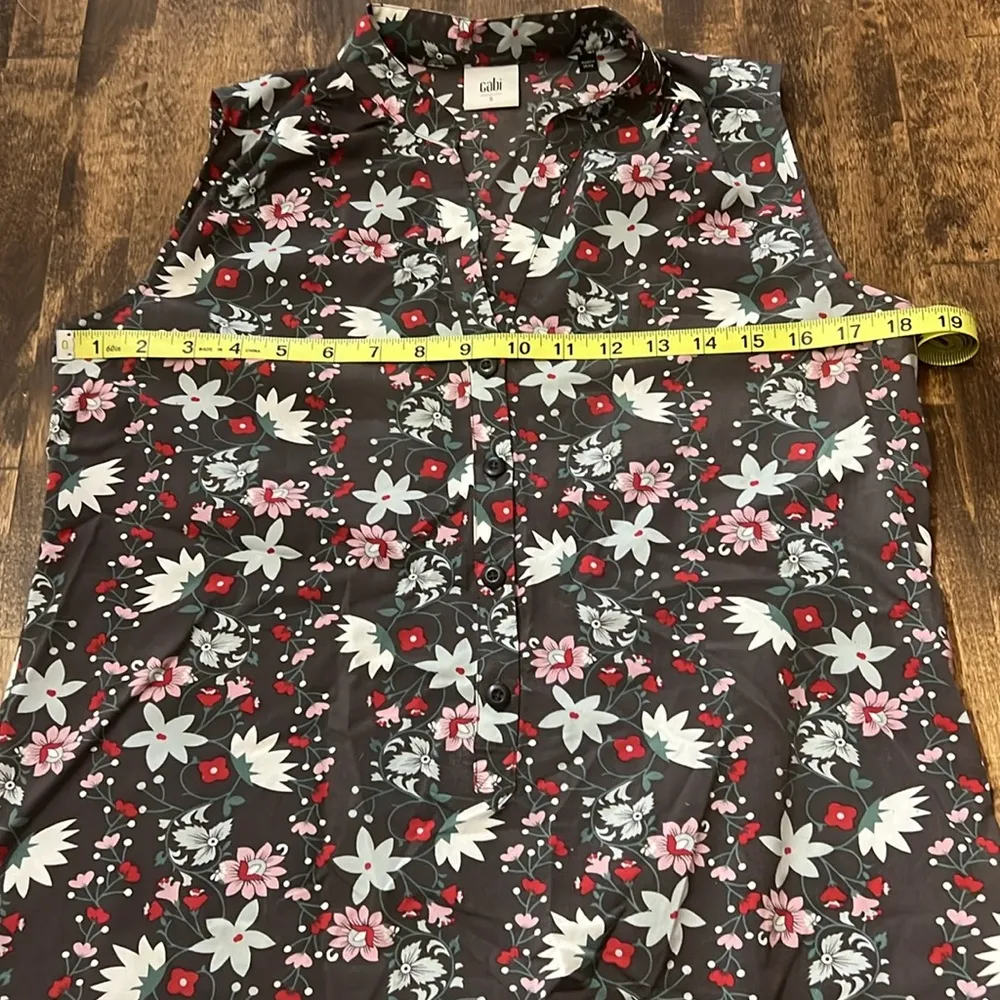 CAbi Plaza Fiesta Floral Sleeveless Button Down Top Blouse Size Small - Image 10