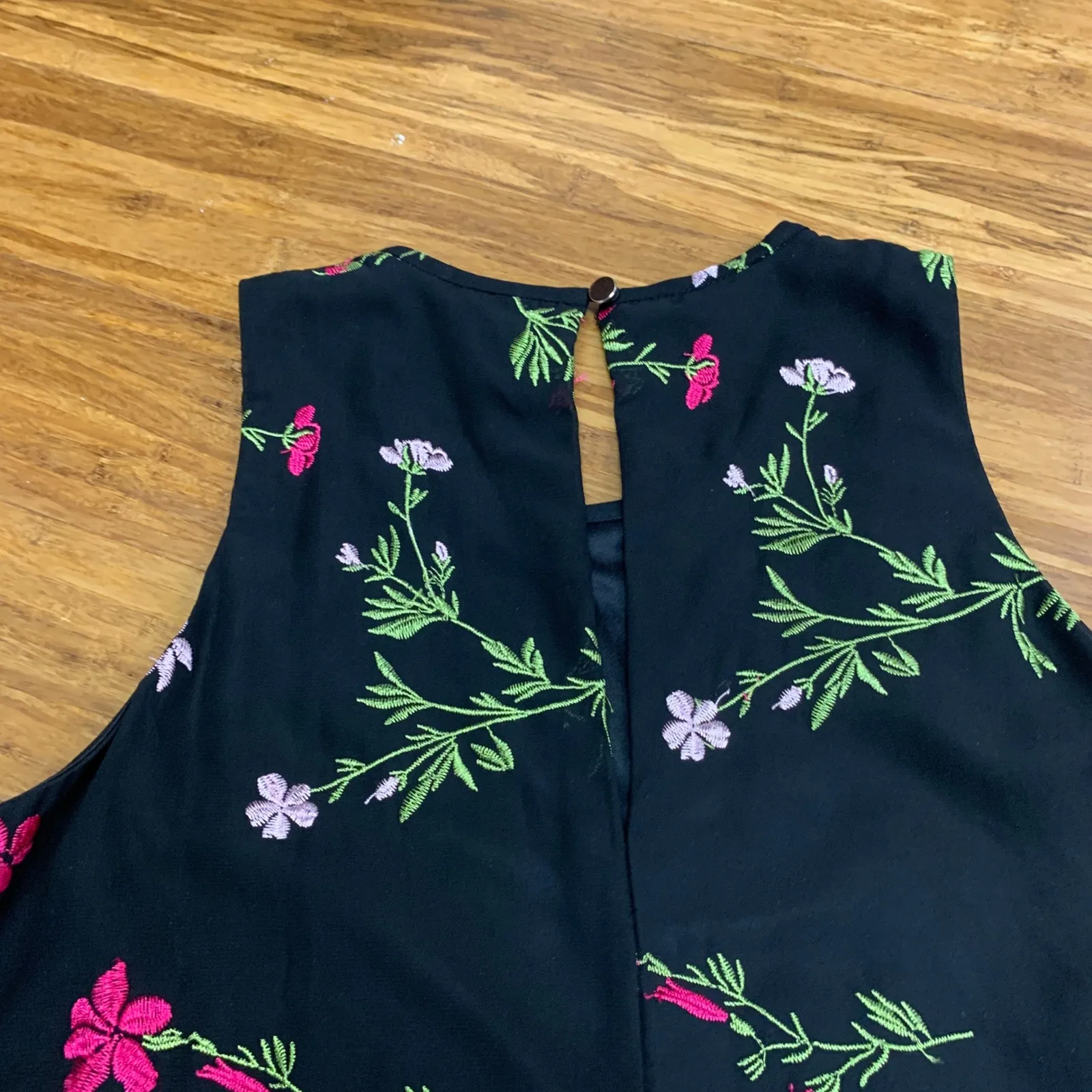 Tommy Hilfiger Floral Embroidered Sleeveless Dress Size 4 Black Pink Summer‎ - Image 4