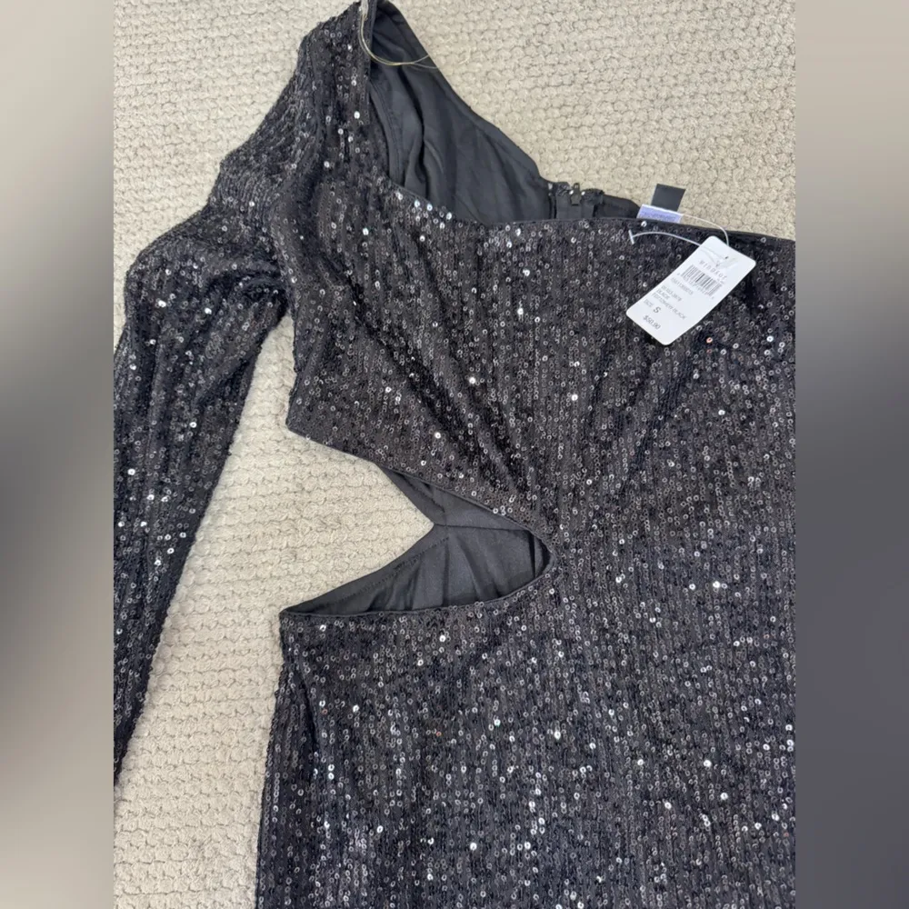 Black Sequin One-Shoulder Dress - Image 2
