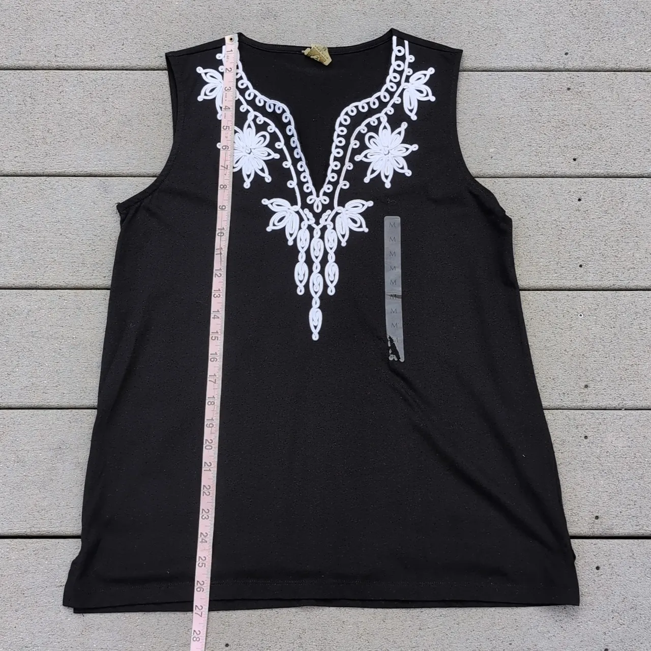 NWOT Anne Klein Sleeveless V-Neck Top - Image 8