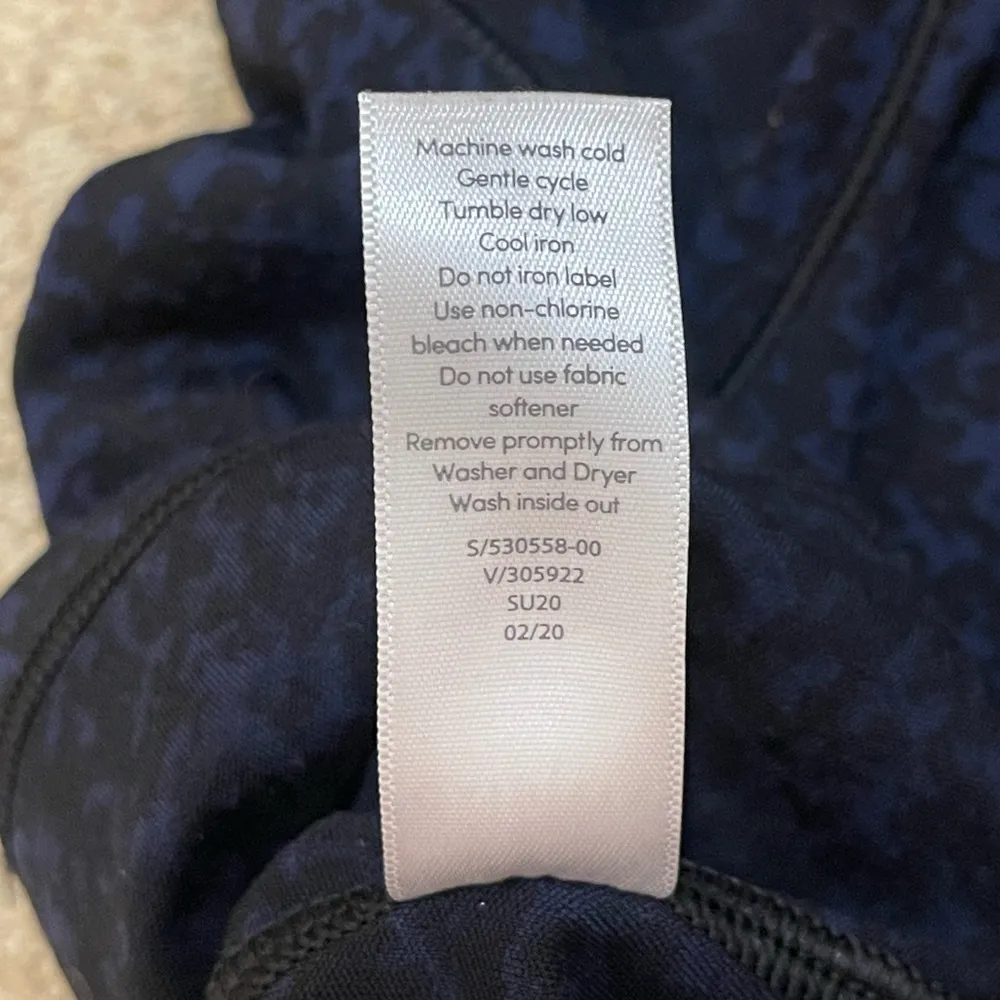 Athleta blue black leopard print high neck sports bra women’s size XSP - Image 6