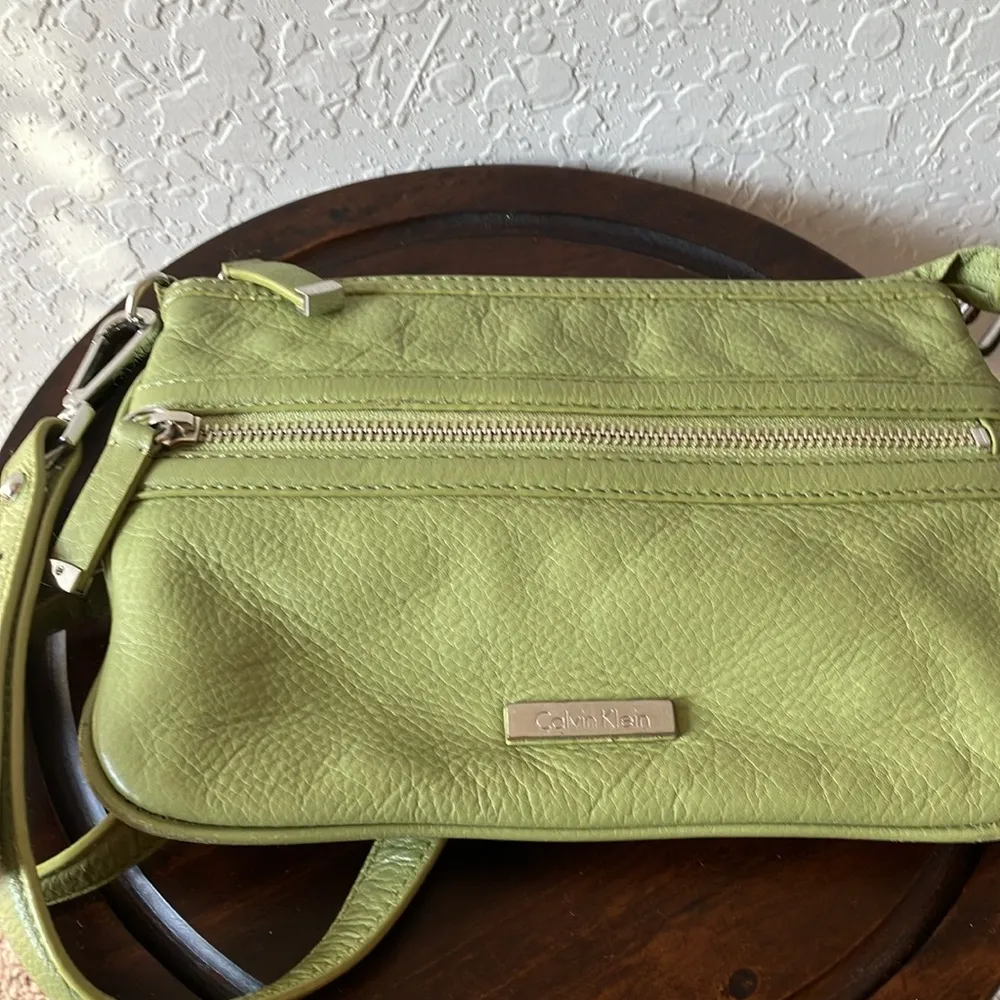 Calvin Klein: Light green 2 pocket crossbody- adjustable strap - Image 14