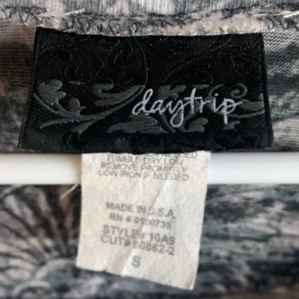 Daytrip White & Gray Embellished Half Sleeve Blouse - Image 3