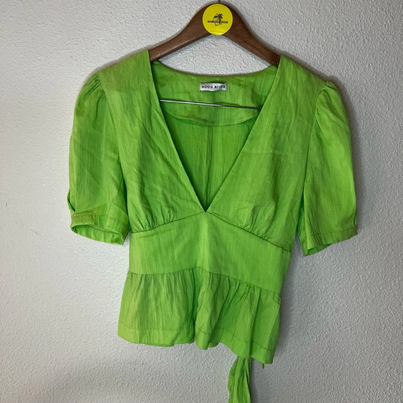 MOON RIVER Blouse Womens Small Lime Green Peplum Puff Sleeve V Neck Boho Chic - Image 2
