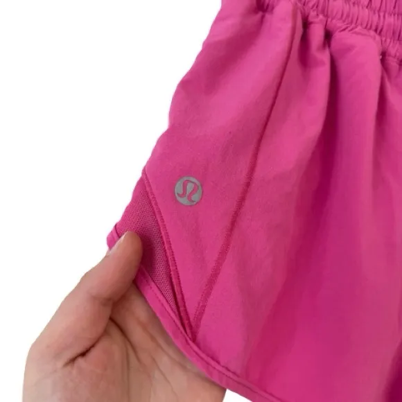 Lululemon 4 Hotty Hot Low-Rise Lined 2.5" Shorts Lipgloss Pink‎ Run Running - Image 3
