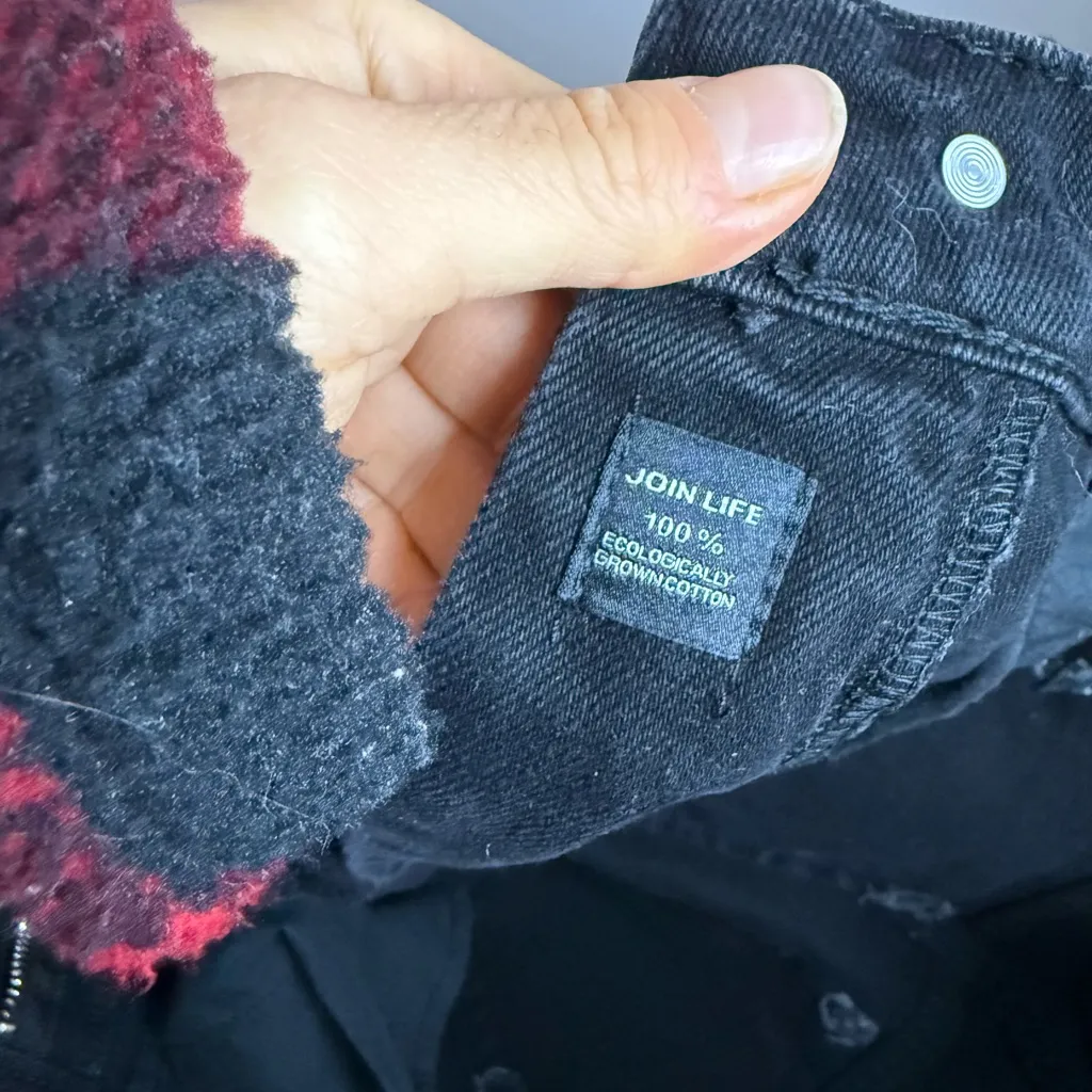 Zara Black Denim High Waisted Mom Shorts - Image 3