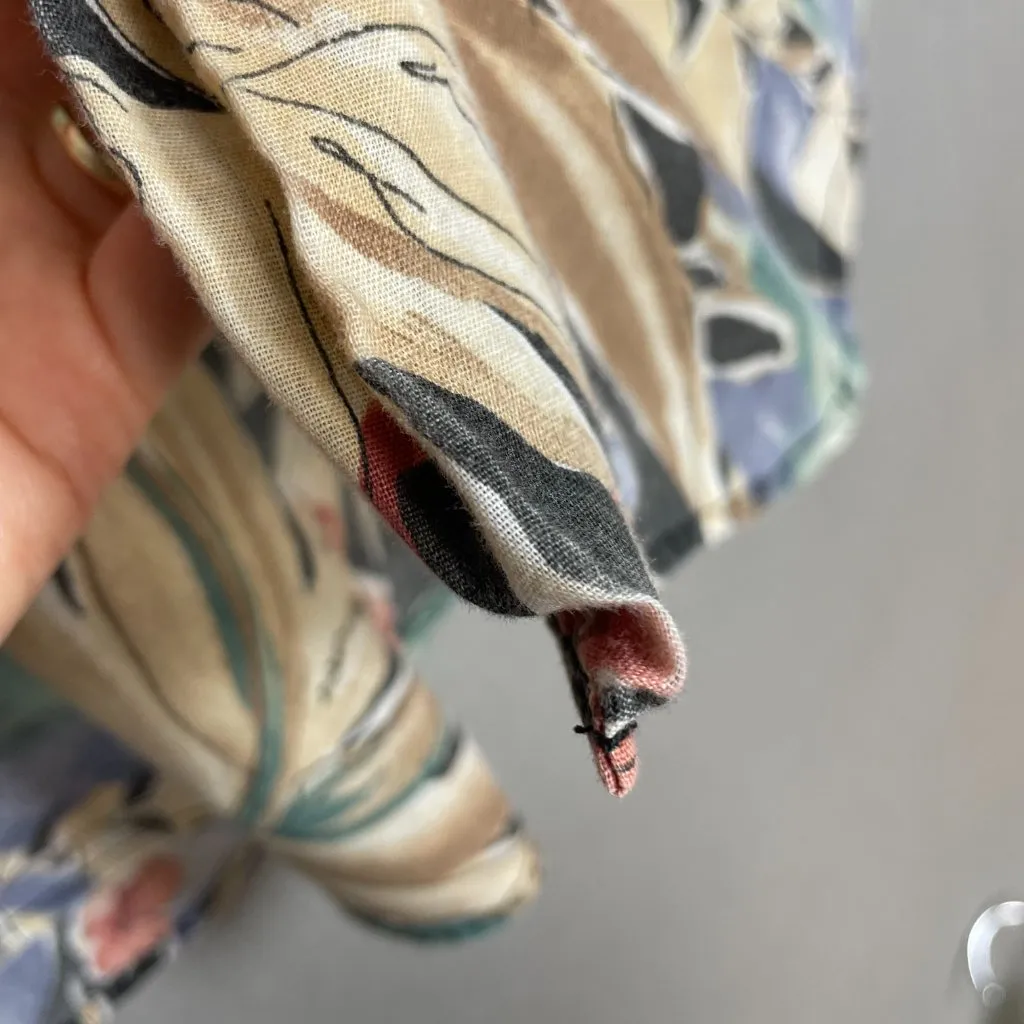 Vintage Tropical Shirt Women Lightweight Hawaiian FLAWS Muted Tones Palm Leaves Tan Size L - Image 9