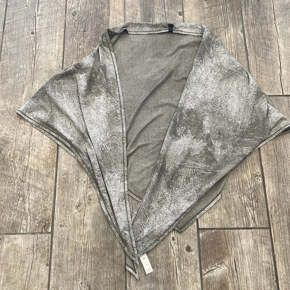 Lululemon all you need scarf - Image 4