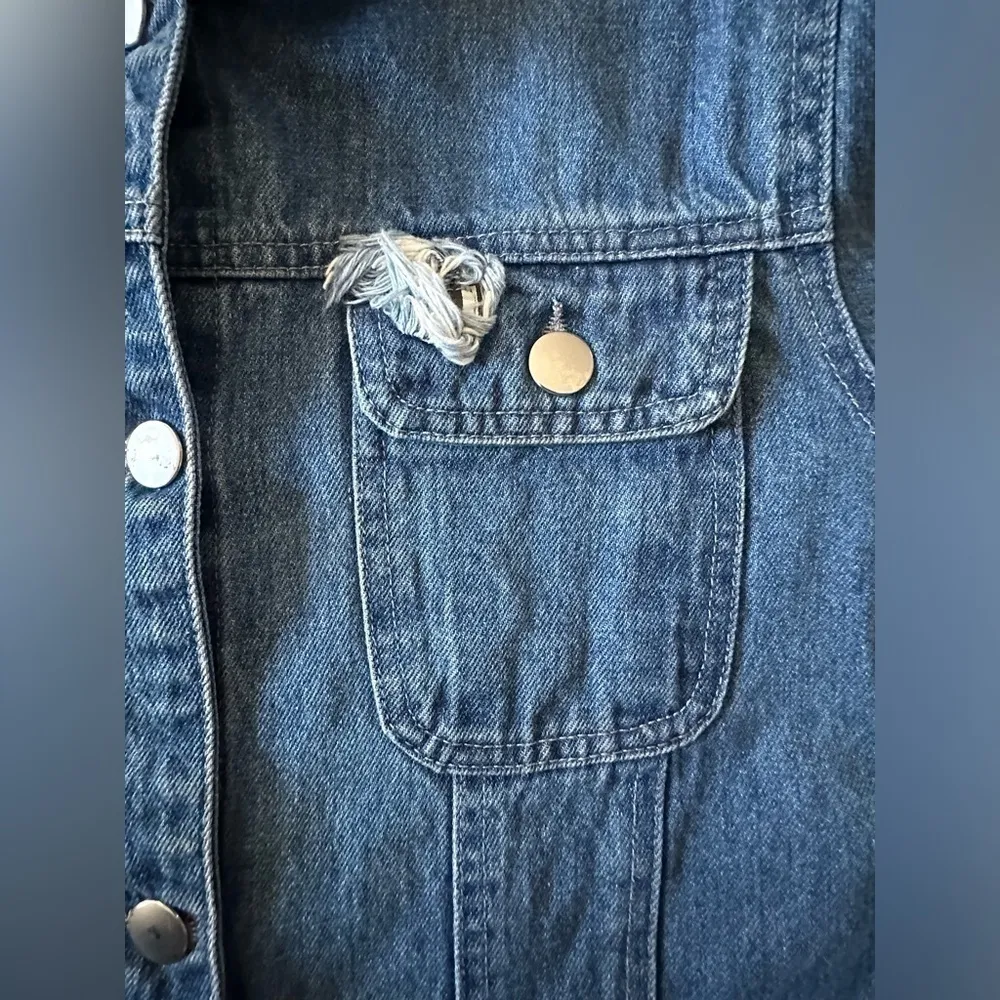 Samantha Sipos Gingham Collar Embroidered "Girls"
Denim Jacket Size Medi… Blue Size M - Image 9