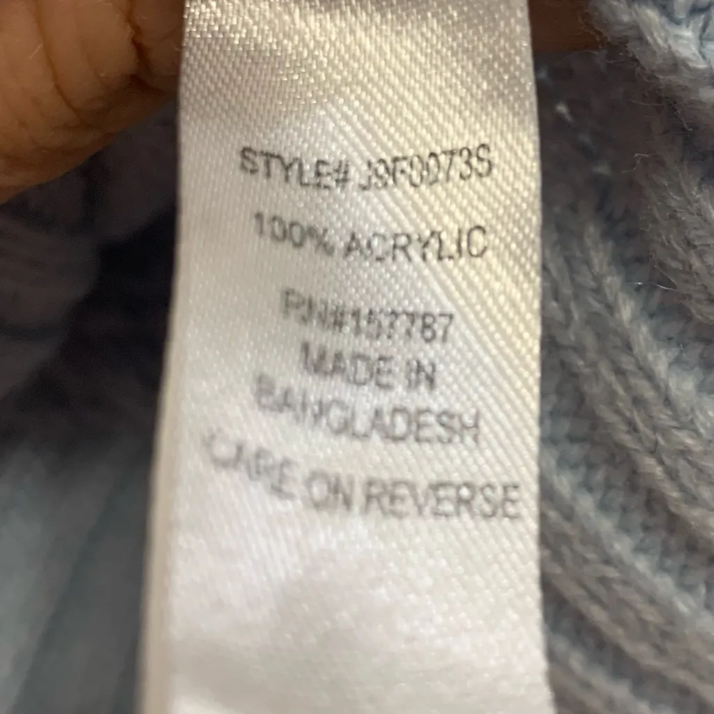 Full Circle Trends Blue Cropped Knit Large Button Up Sweater.      2348 - Image 3