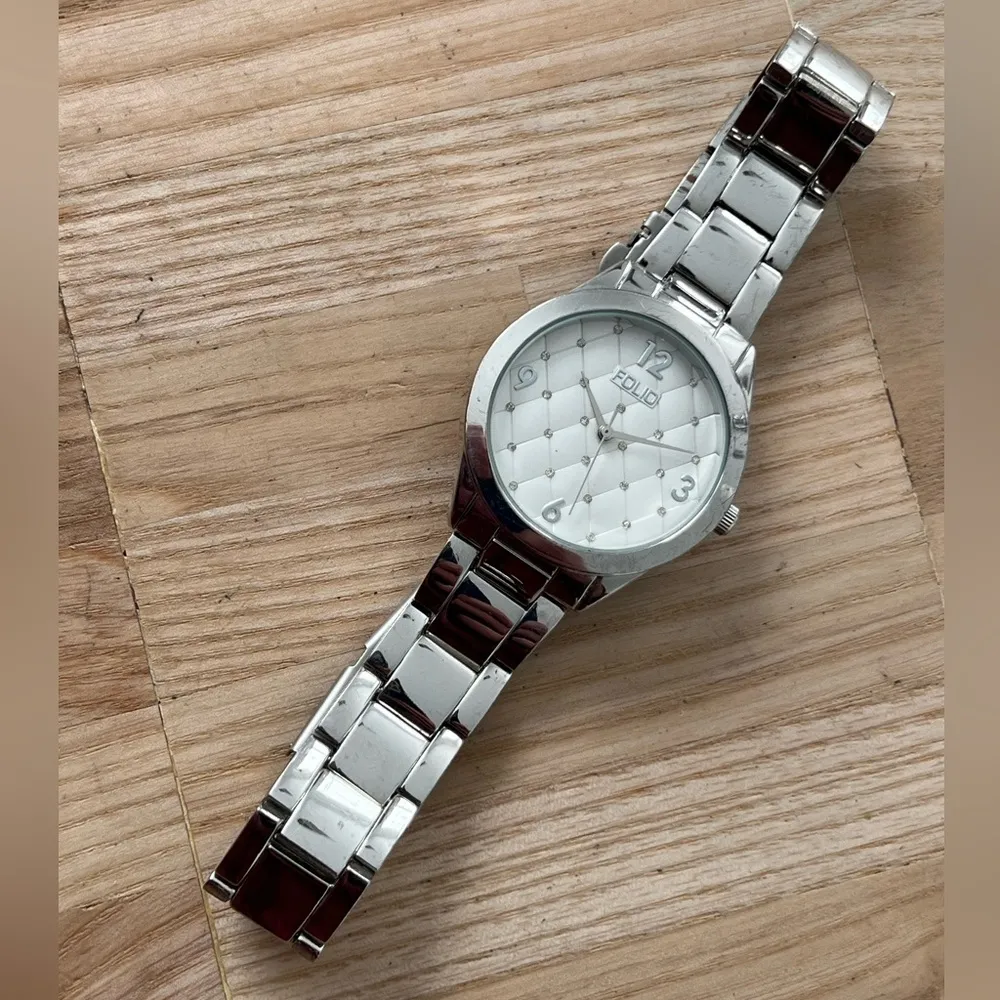Folio Crystal Watch Quilted White Dial with Crystals Metal Bracelet Silver - Image 6