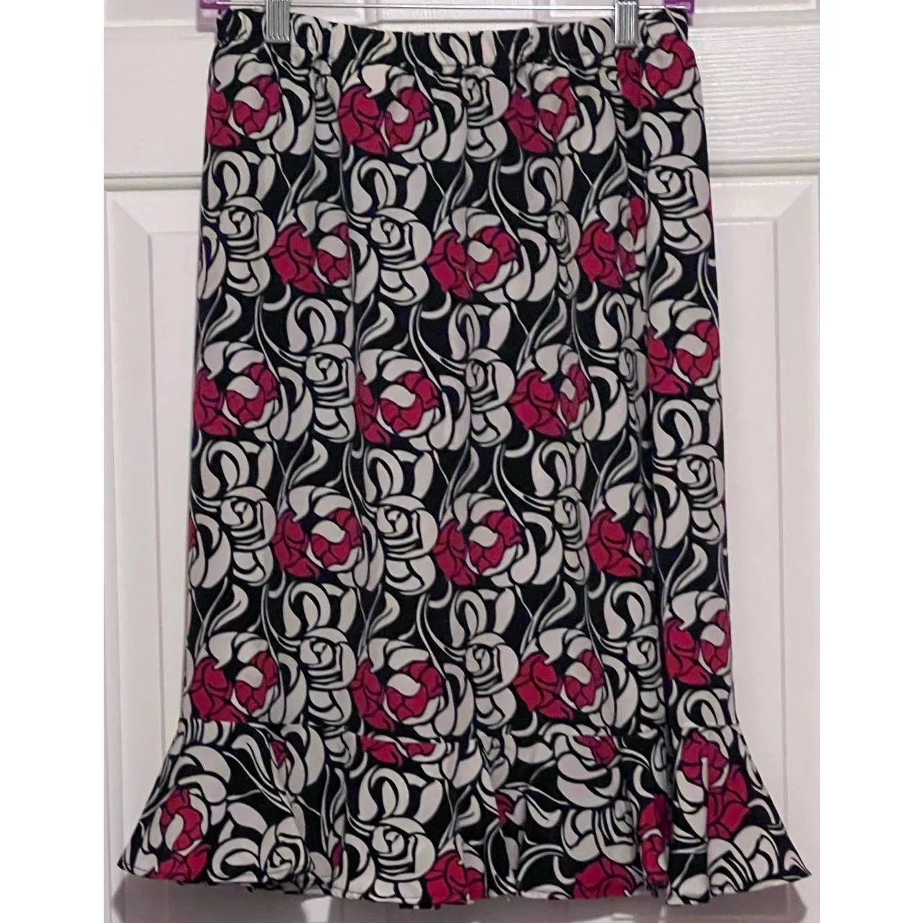 Anthony Richards Women's Black Red White Tulip Skirt Size 12P 25" Long x 13" - Image 2