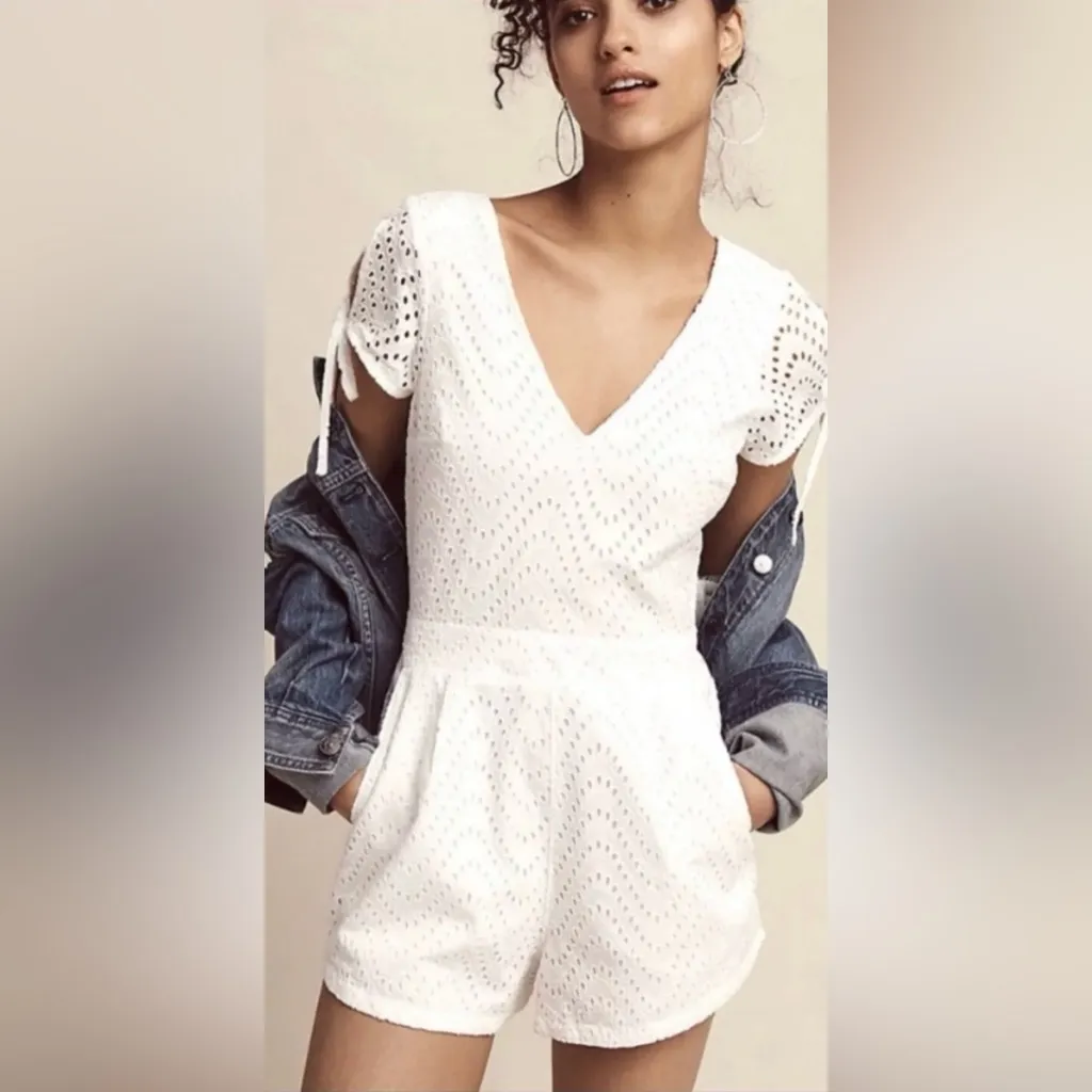 Express White Cotton Eyelet Open Tie Back Slit‎ Sleeves Lined Romper Size 4 - Image 3