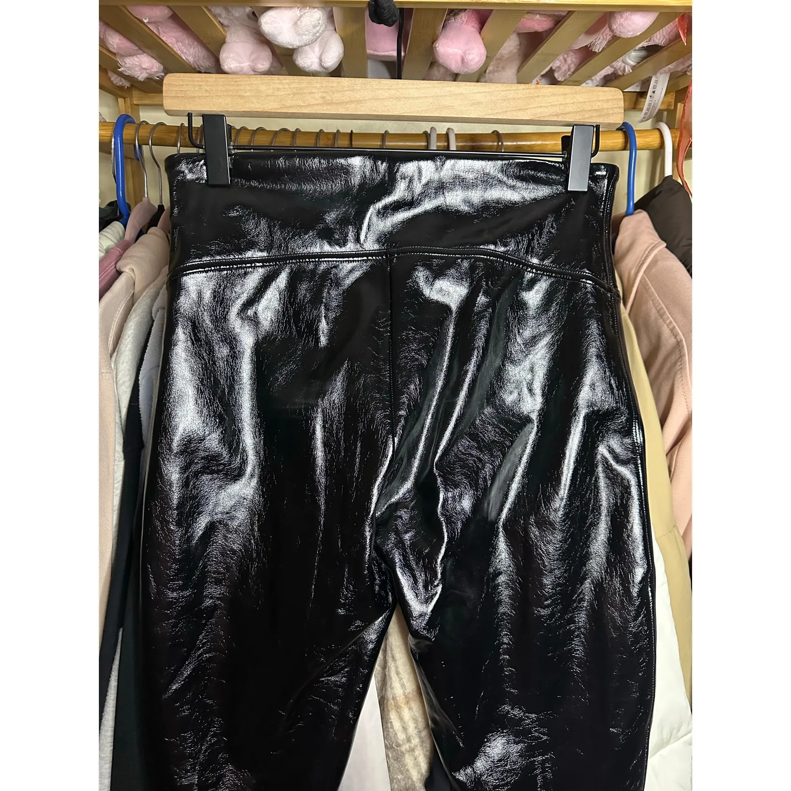 Spanx Faux Patent Leather Leggings Size Medium Black - Image 7