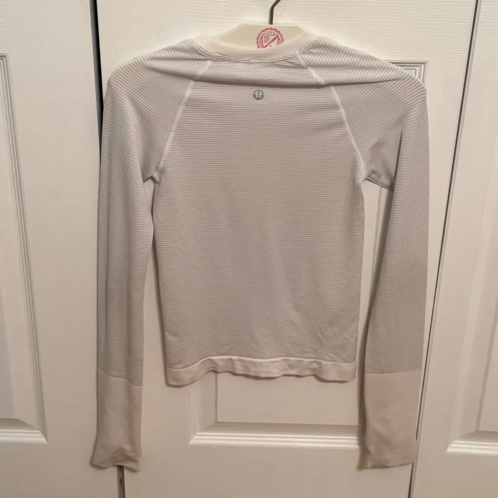 Lululemon Swiftly Tech 2.0 Waist Length in White - Image 3