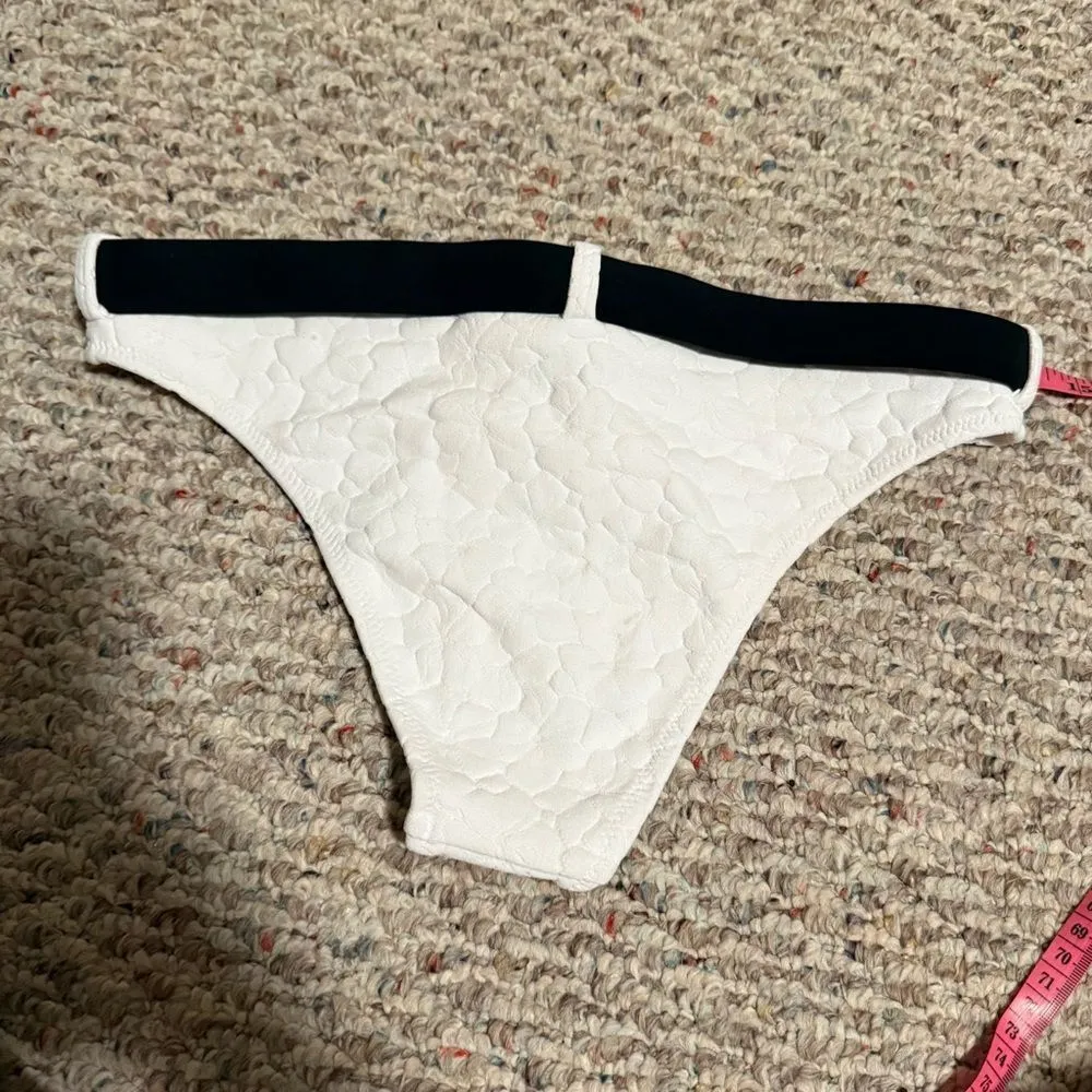 Solid & Striped Rachel Belted Bikini Bottom White Embossed Floral- Size Medium - Image 4