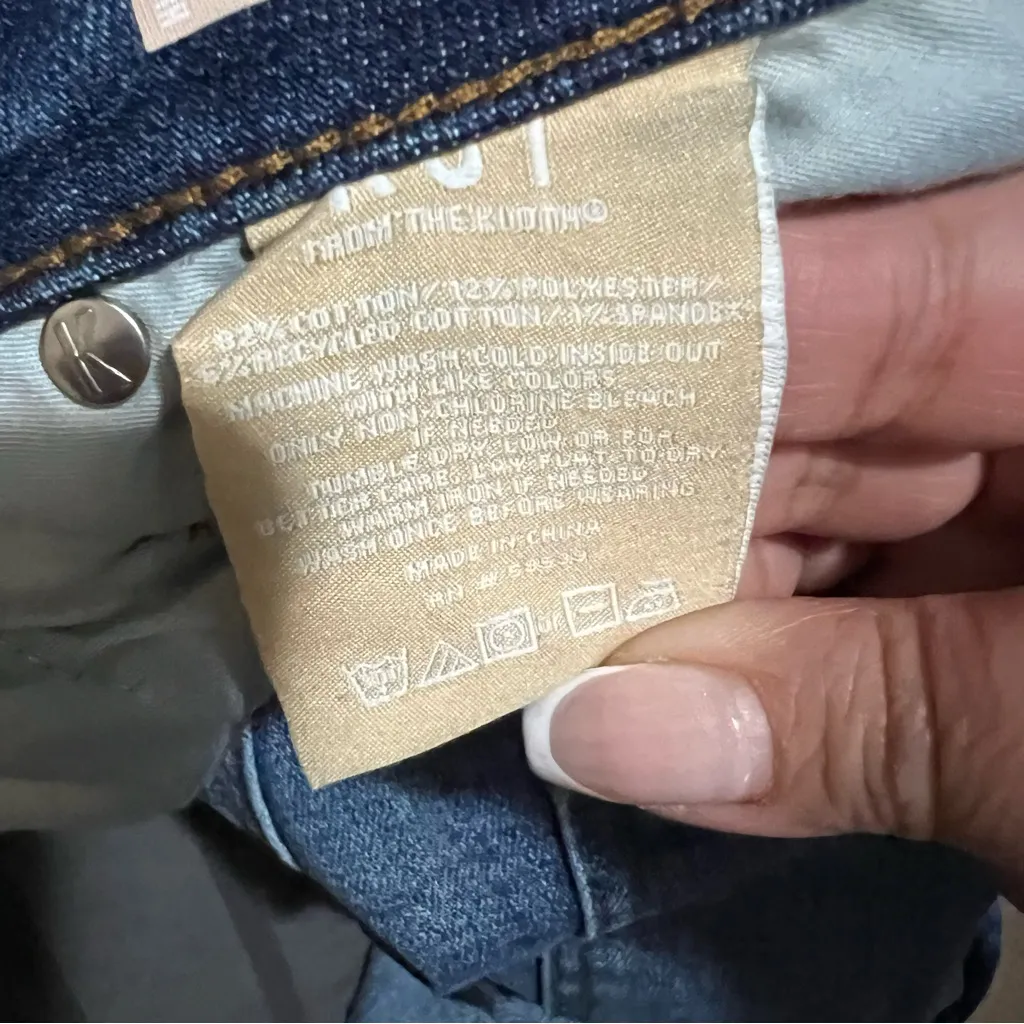 Kut from the Kloth Sierra Wide Leg High Rise Cuffed Hem Denim Jeans - Image 12