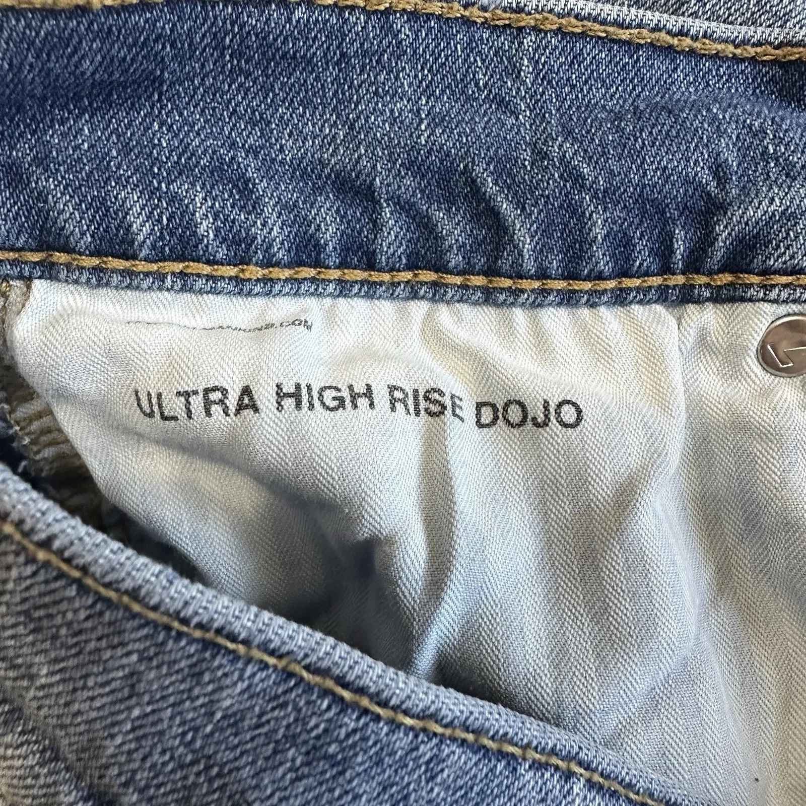 7 For All‎ Mankind Ultra High Rise Dojo Flare Jeans Womens Size 31 Light Wash - Image 7