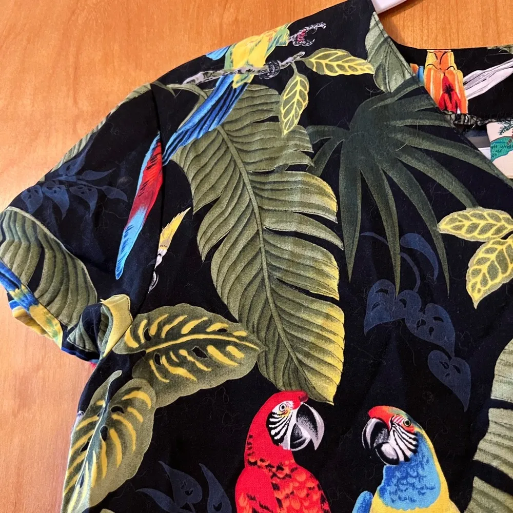 Paradise Found Hawaii Vintage Hawaiian Button Down Cropped Shirt Macaws Birds XS - Image 4