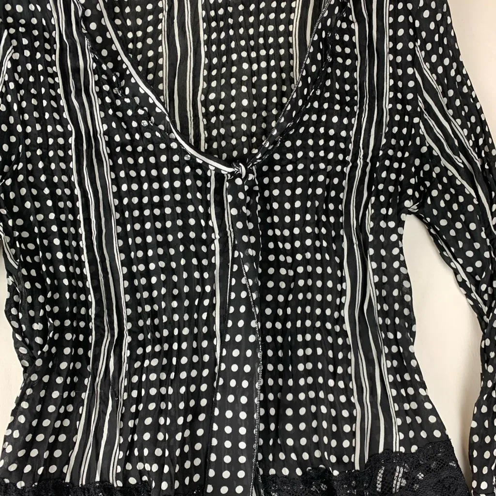 Robbie Bee size medium Black White Polka Dot Striped Blouse bell sleeve - Image 5