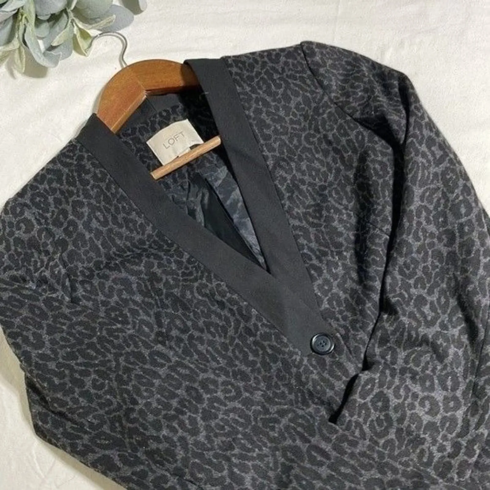 Ann Taylor Loft Leopard print black and grey jacket blazer size 00 petite - Image 5