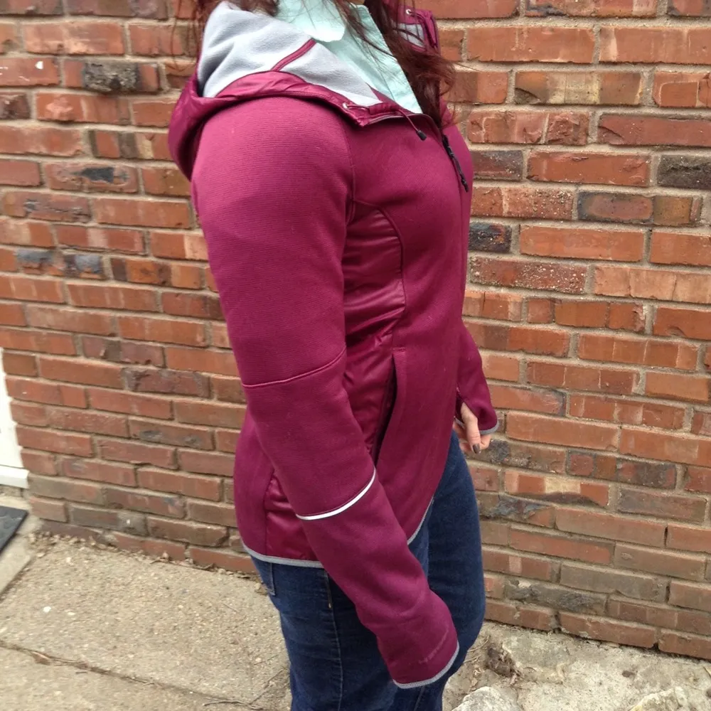 Under Armour high-low jacket w/thumb holes - Image 4