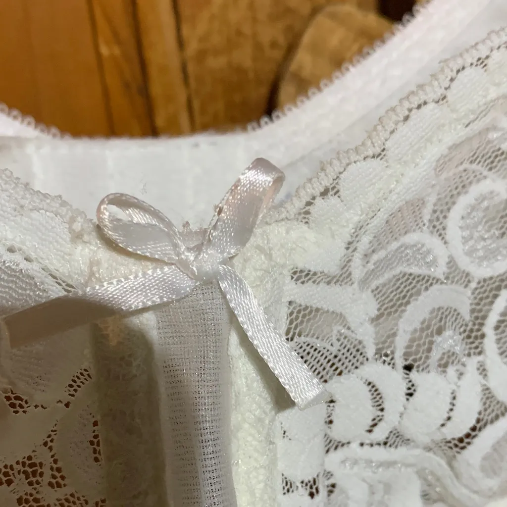 Bali Women's Elegant White Lace Bra Size undefined - Image 7