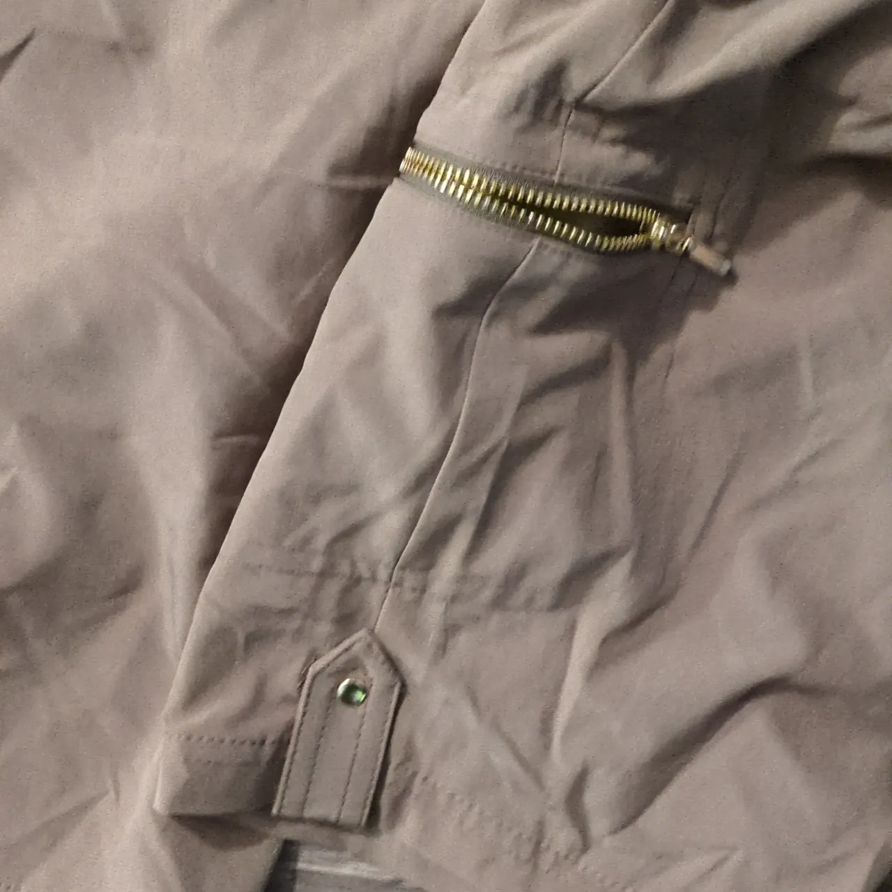 Zenergy By Chicos Clove Neema Ellie Zip Pocket Shorts Size 3 - Image 3