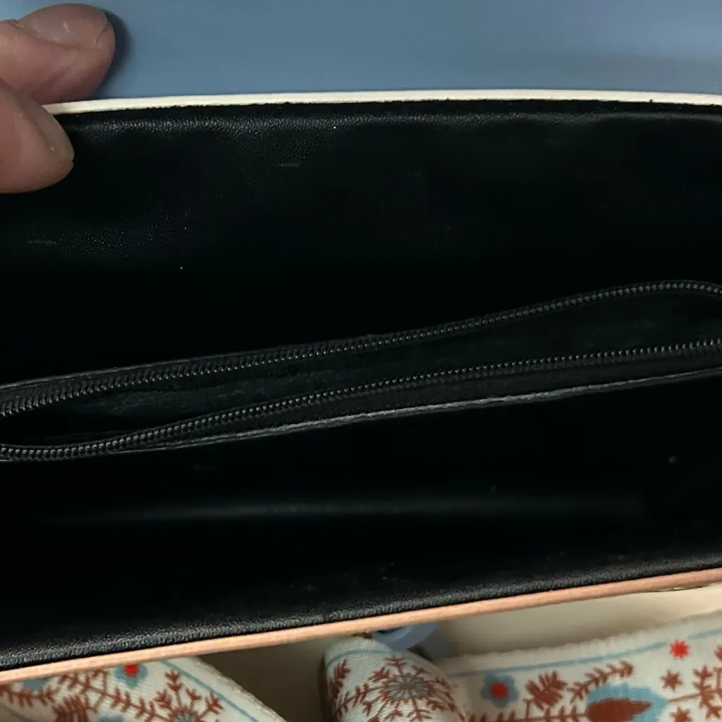 Bag Blue and White Crossbody Bag CLEAN great shape - Image 4