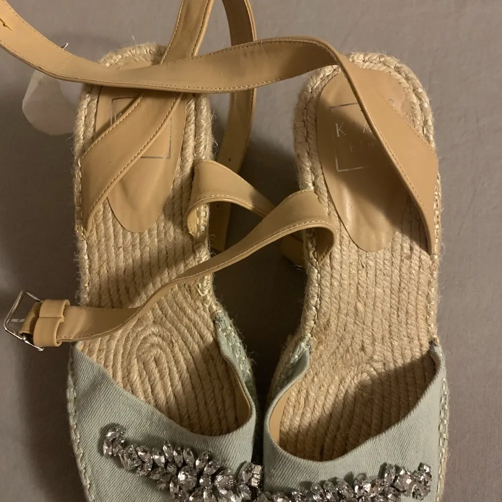 Kaari blue wedge denim and rhinestone sandals NWT Size 9M - Image 3