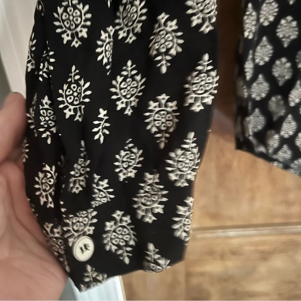 Velvet by Graham & Spencer Blouse XS Black White Abstract Vicose USA Lightweight - Image 4